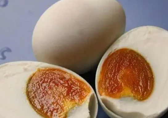 咸鸭蛋可以保存多久,散装咸鸭蛋保质期多长时间图2